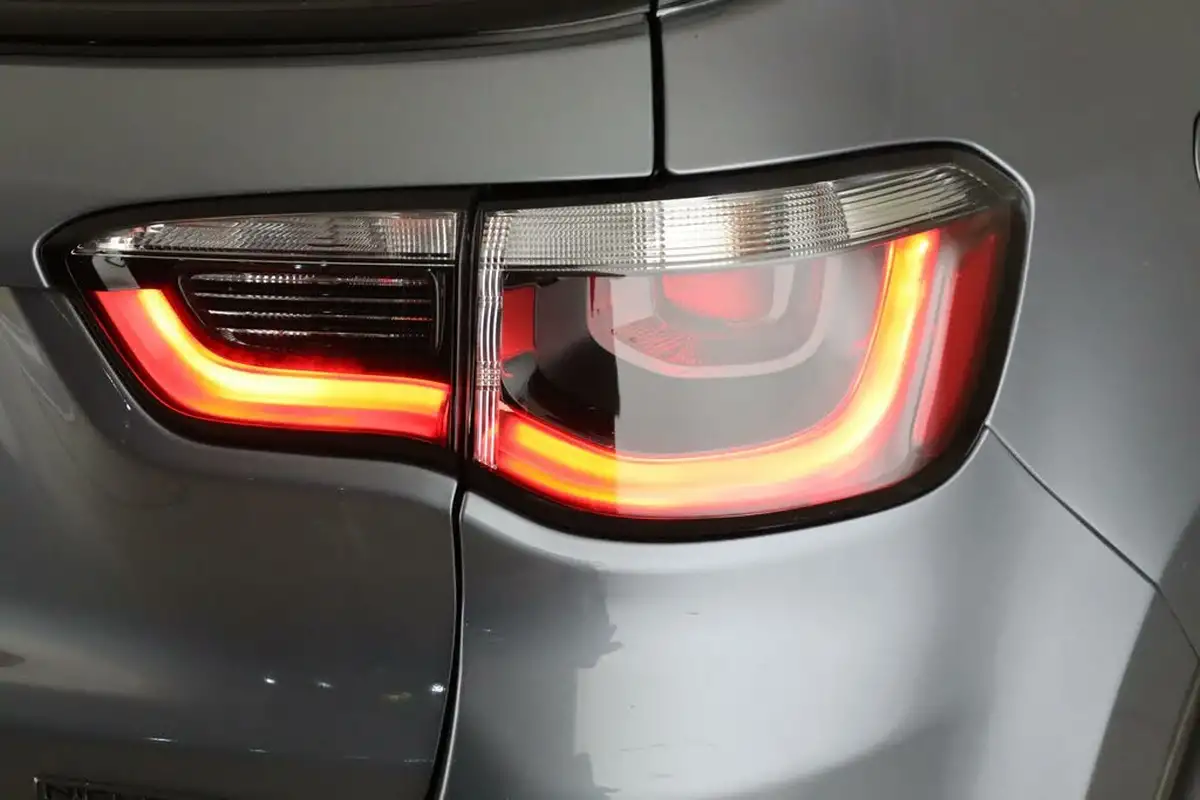 2021-jeep-compass-14-multiair-ii-night-eagle-big-8