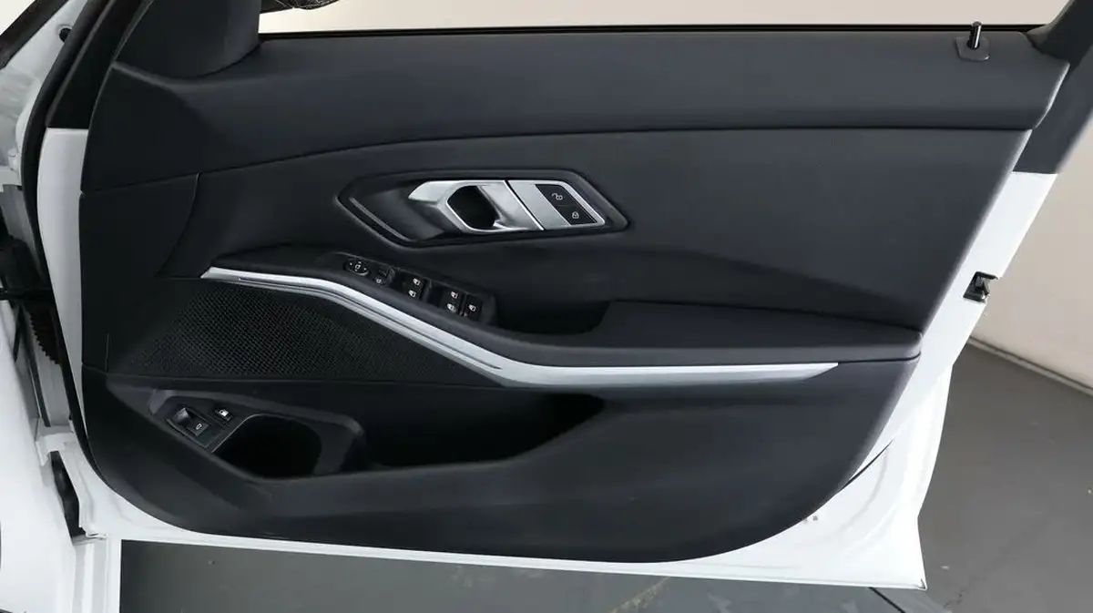 2022-bmw-3-series-20-330e-sport-touring-5d-big-15