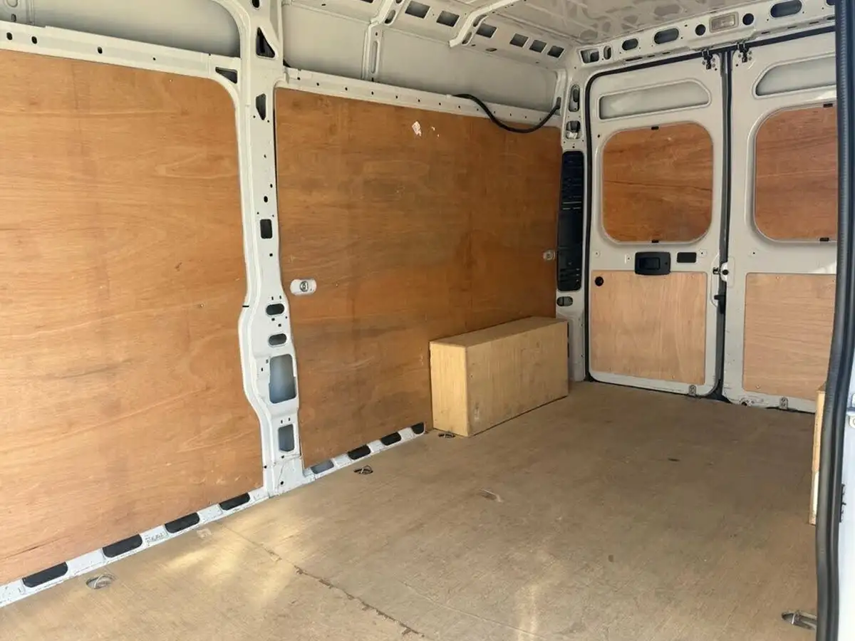 2022-peugeot-boxer-22-bluehdi-professional-335-l3-h2-panel-big-15