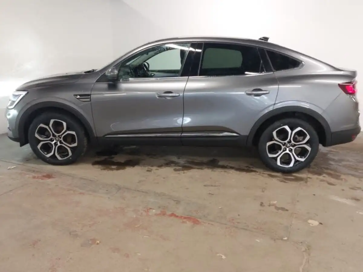 2022-renault-arkana-16-s-edition-big-3