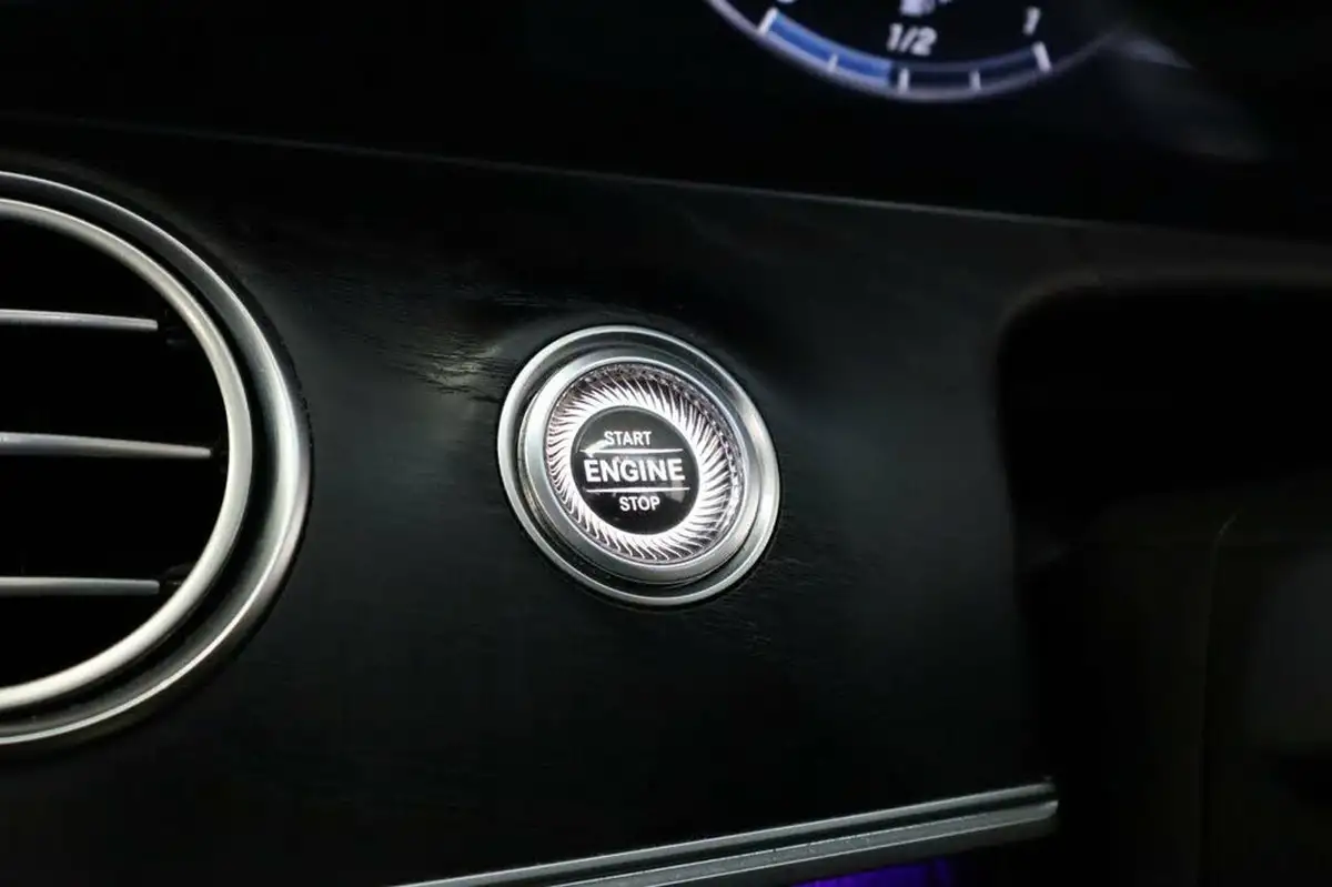 2017-mercedes-benz-e-class-30d-e350d-amg-line-premium-plusss-saloon-4d-big-33