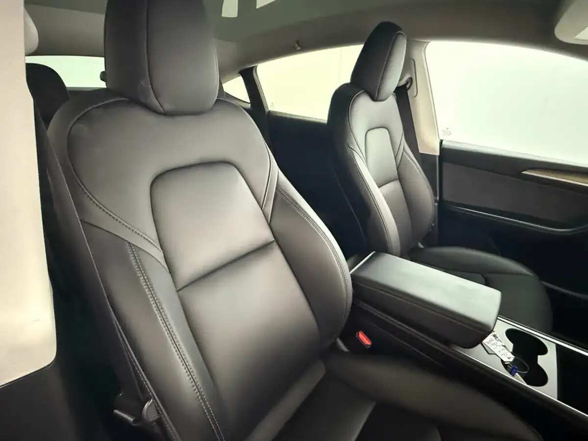 2023-tesla-model-y-e-rwd-big-12