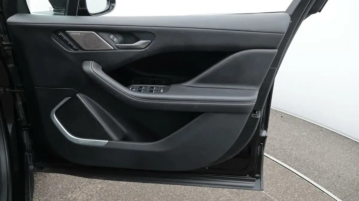2019-jaguar-i-pace-ev400-hse-big-15