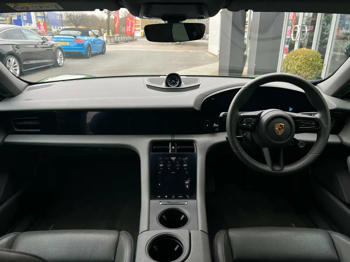 2021-porsche-taycan-e-4s-cross-turismo-awd-big-8