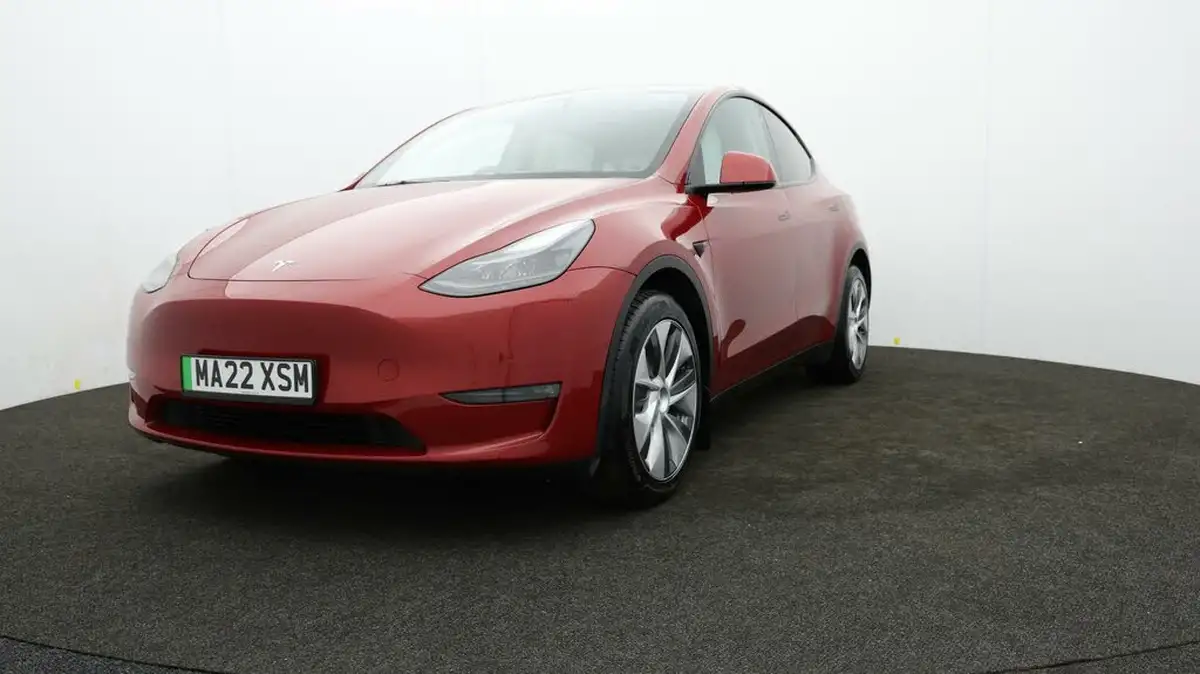 2022-tesla-model-y-e-long-range-big-53