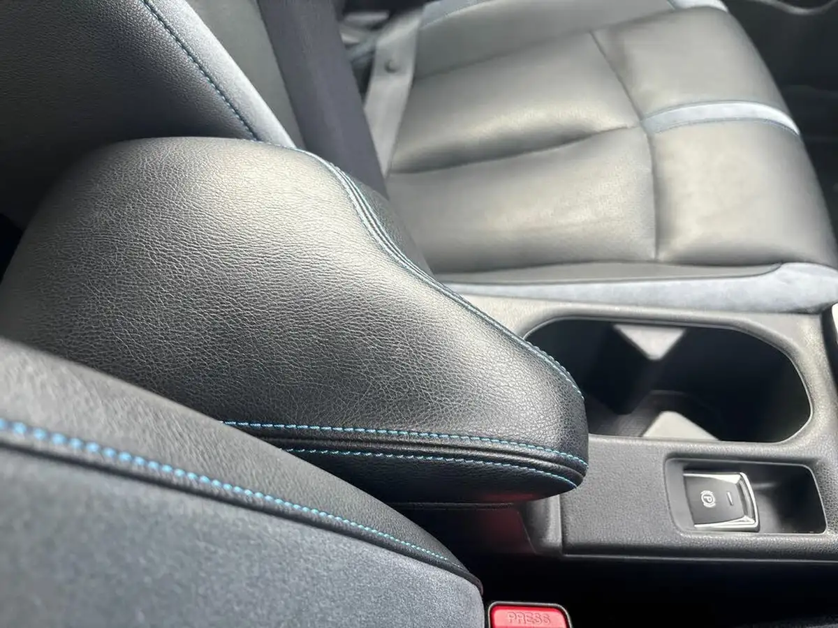 2019-nissan-leaf-e-tekna-big-32