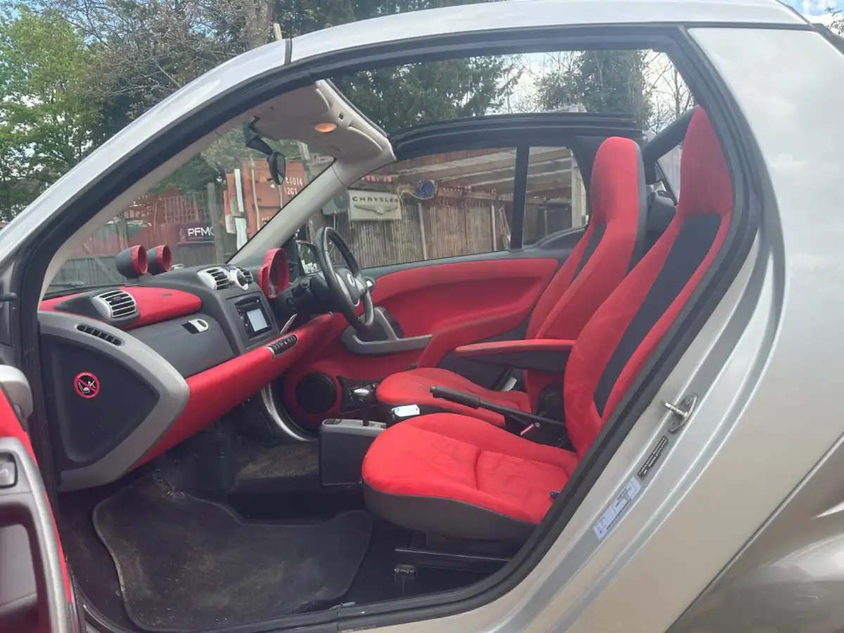 2010-smart-fortwo-10-passion-71bhp-cabriolet-big-14
