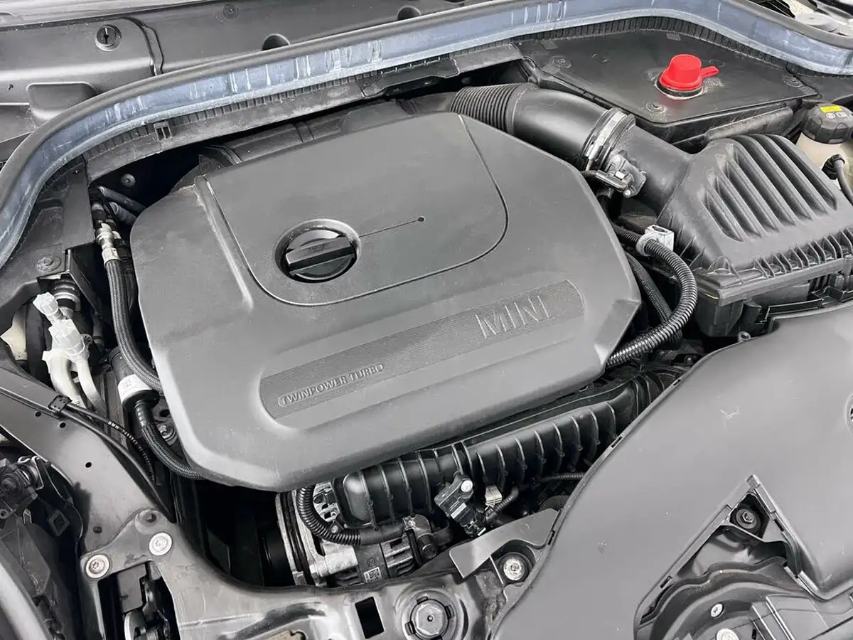 2019-mini-cooper-15-cooper-exclusive-134bhp-hatchback-3d-big-8