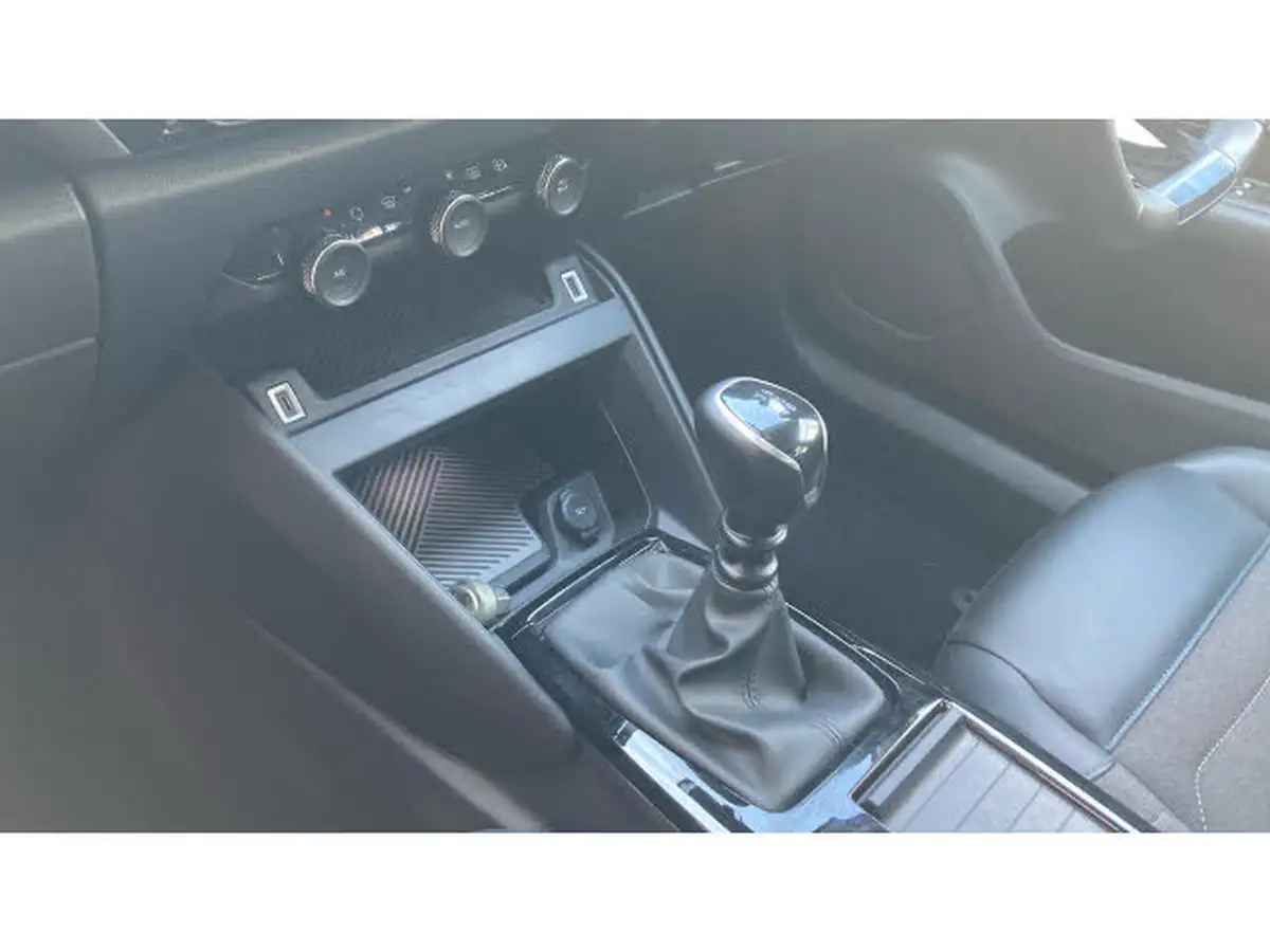 2022-citroen-c4-12-puretech-shine-130ps-big-12