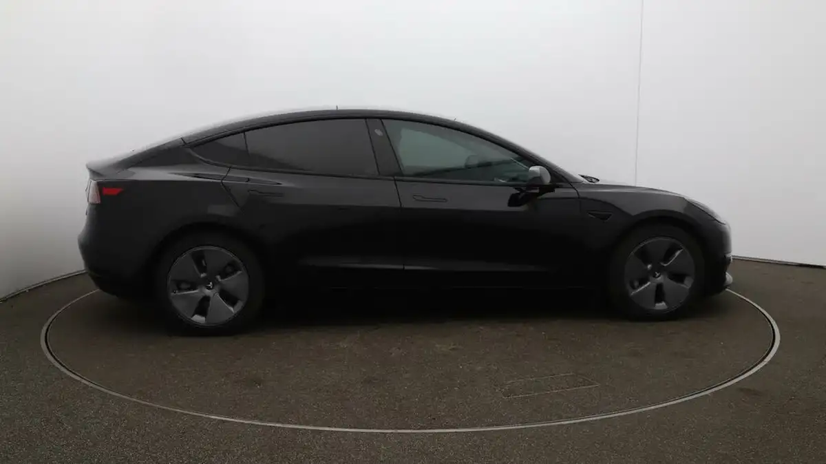 2020-tesla-model-3-e-long-range-big-8