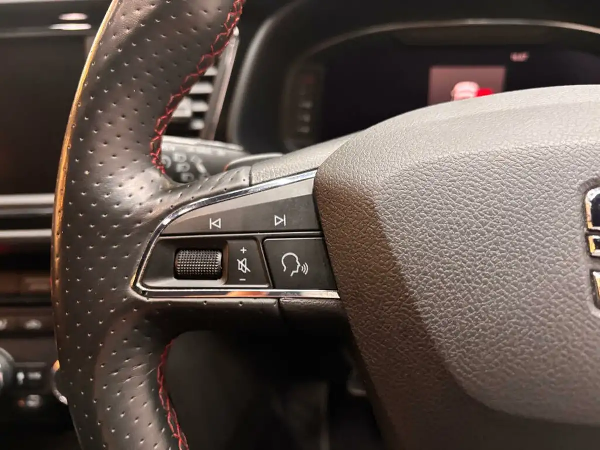 2020-seat-leon-20tdi-fr-black-edition-estate-dsg-big-24