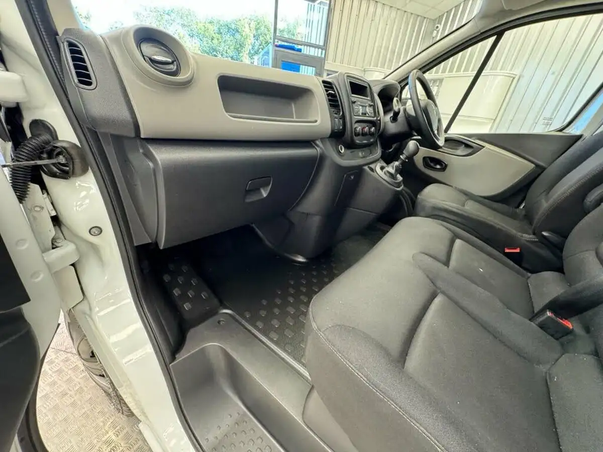 2019-renault-trafic-16dci-sl27-125-business-energy-125-e6-panel-van-big-32
