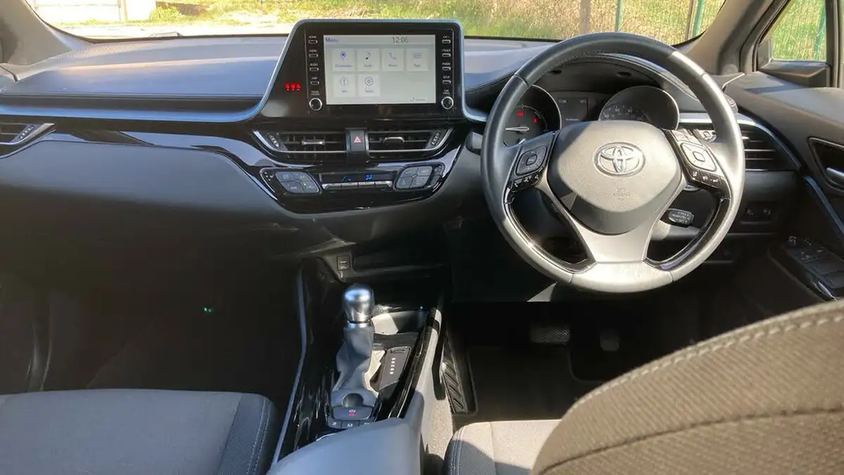 2022-toyota-c-hr-18-vvt-i-design-big-4