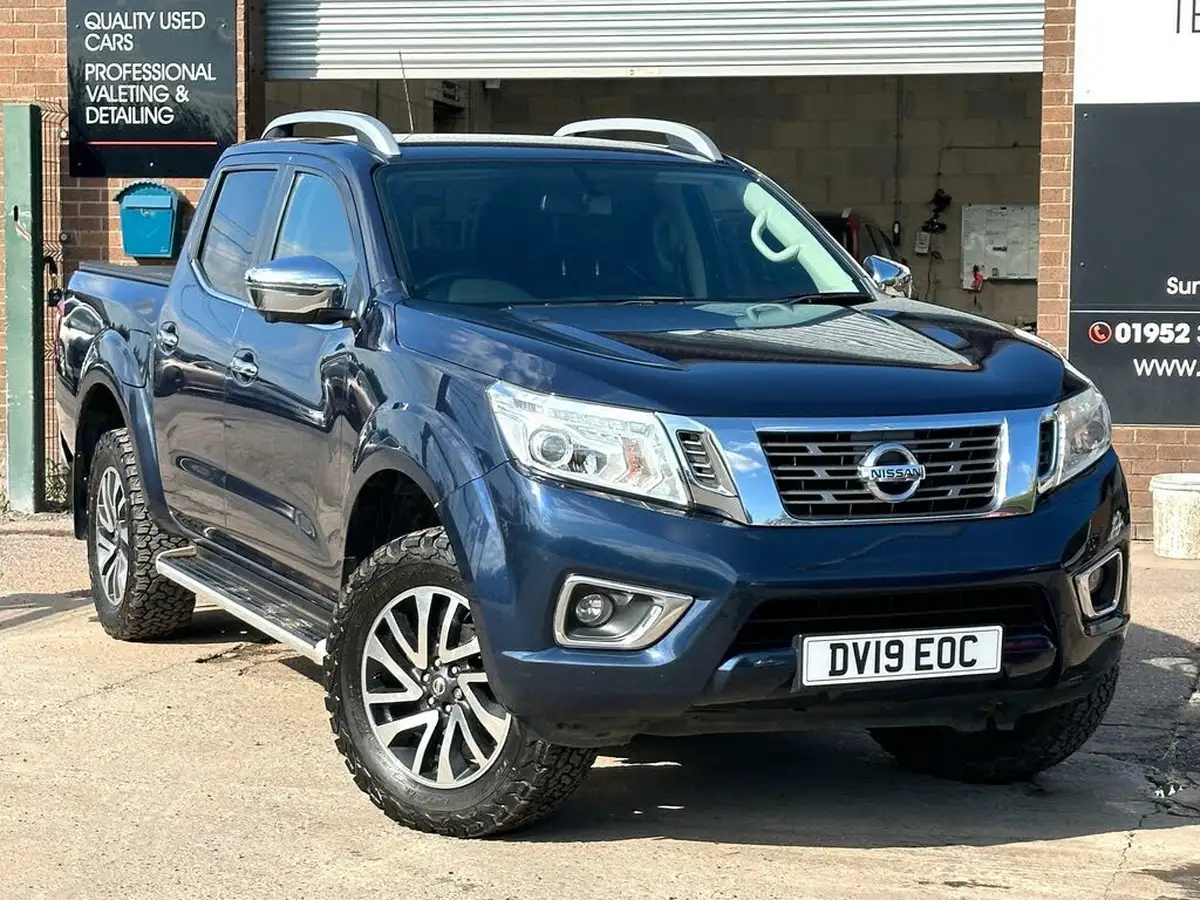 2019-nissan-navara-23dci-tekna-auto-big-16