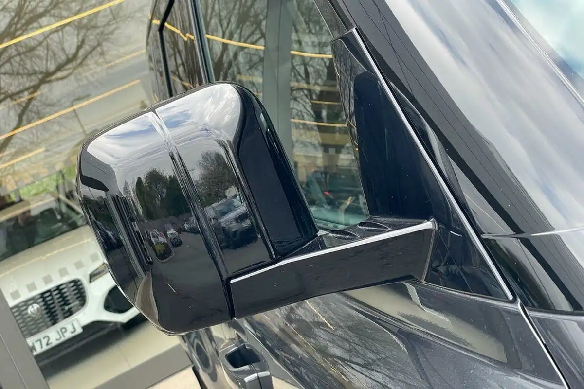 2023-land-rover-110-defender-30-d300-x-dynamic-hse-big-60