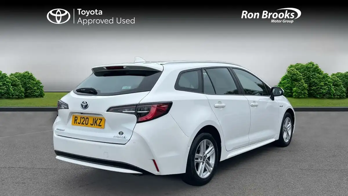 2020-toyota-corolla-18-vvt-i-icon-tech-spare-wheel-touring-sports-5d-big-1