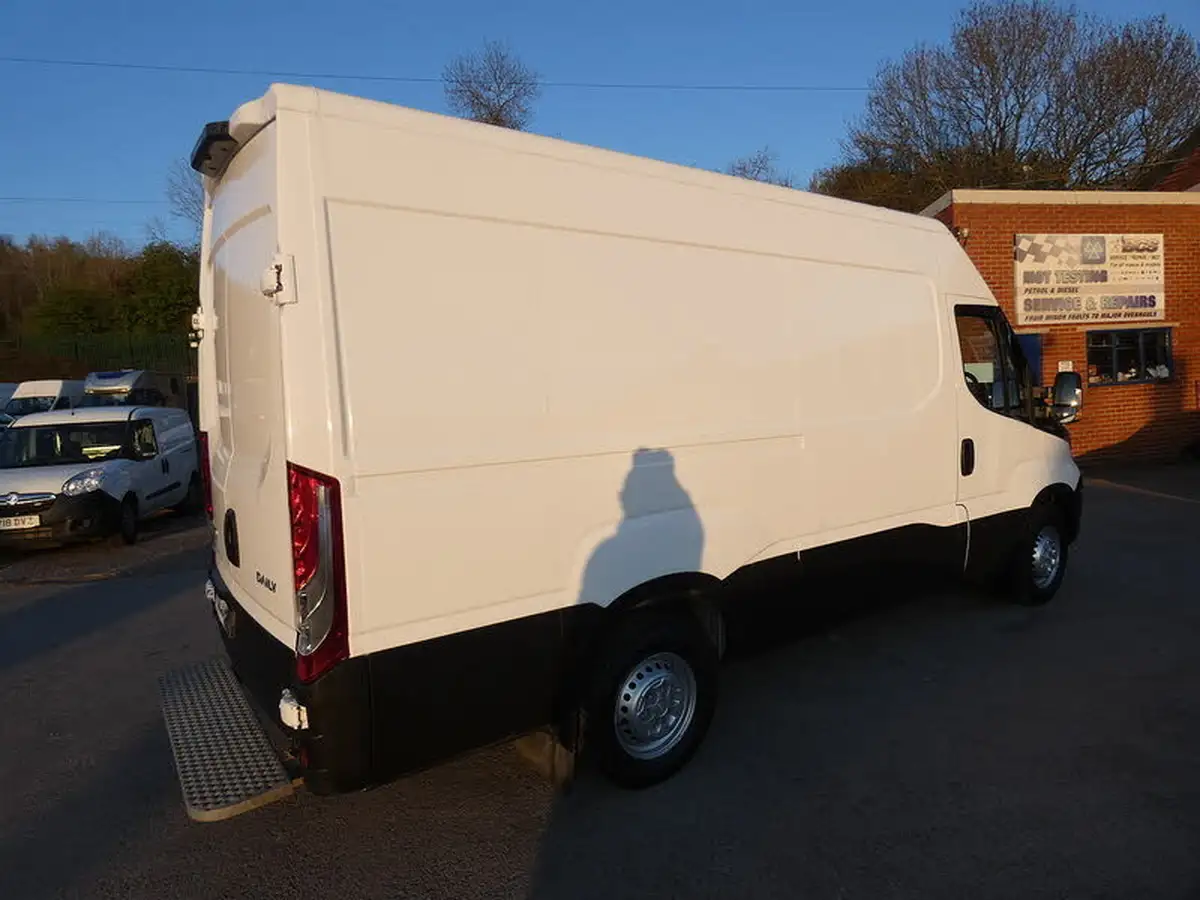 2018-iveco-daily-s-class-23td-35s12v-3520-h1-business-big-20