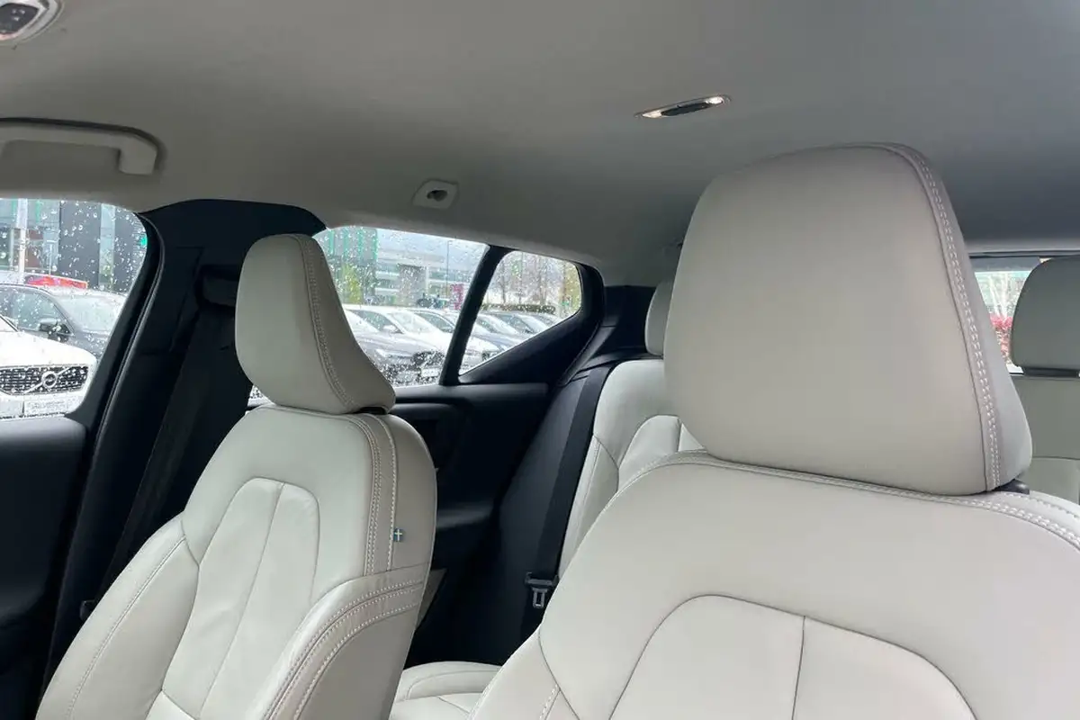 2021-volvo-xc40-15-t4-inscription-208bhp-big-27