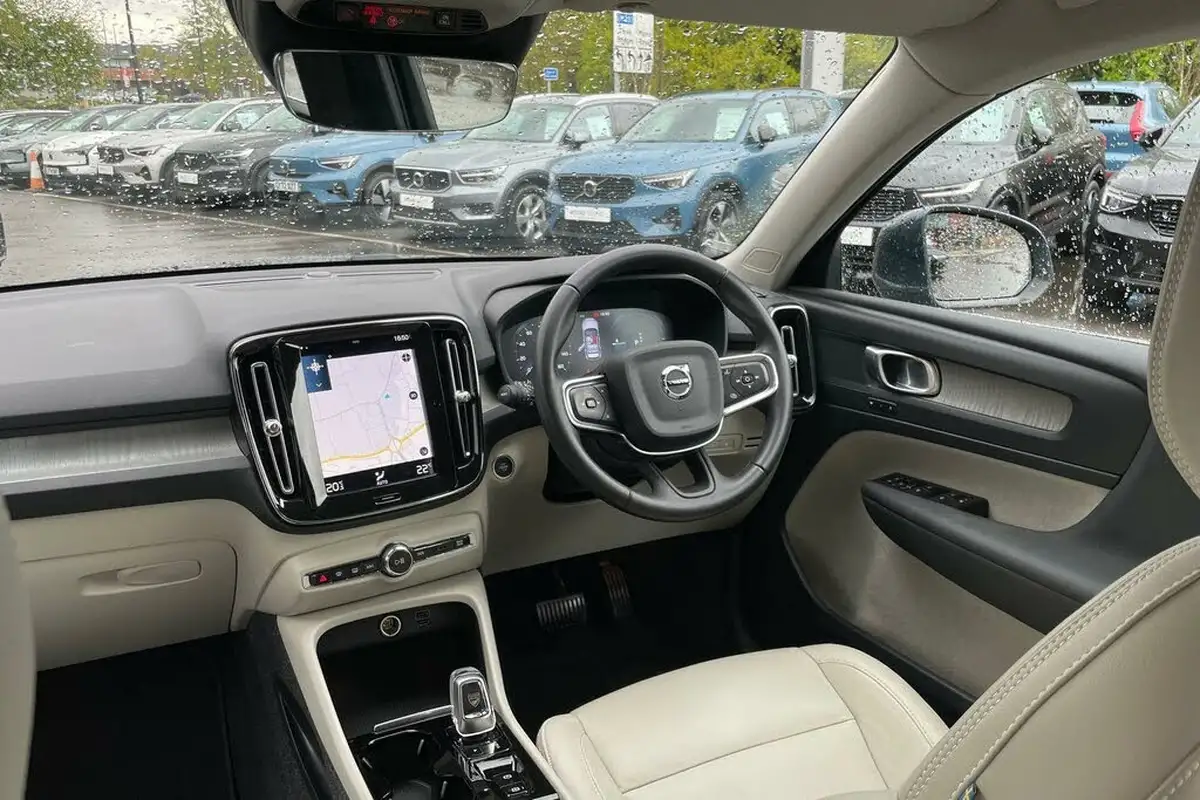 2021-volvo-xc40-15-t4-inscription-208bhp-big-31