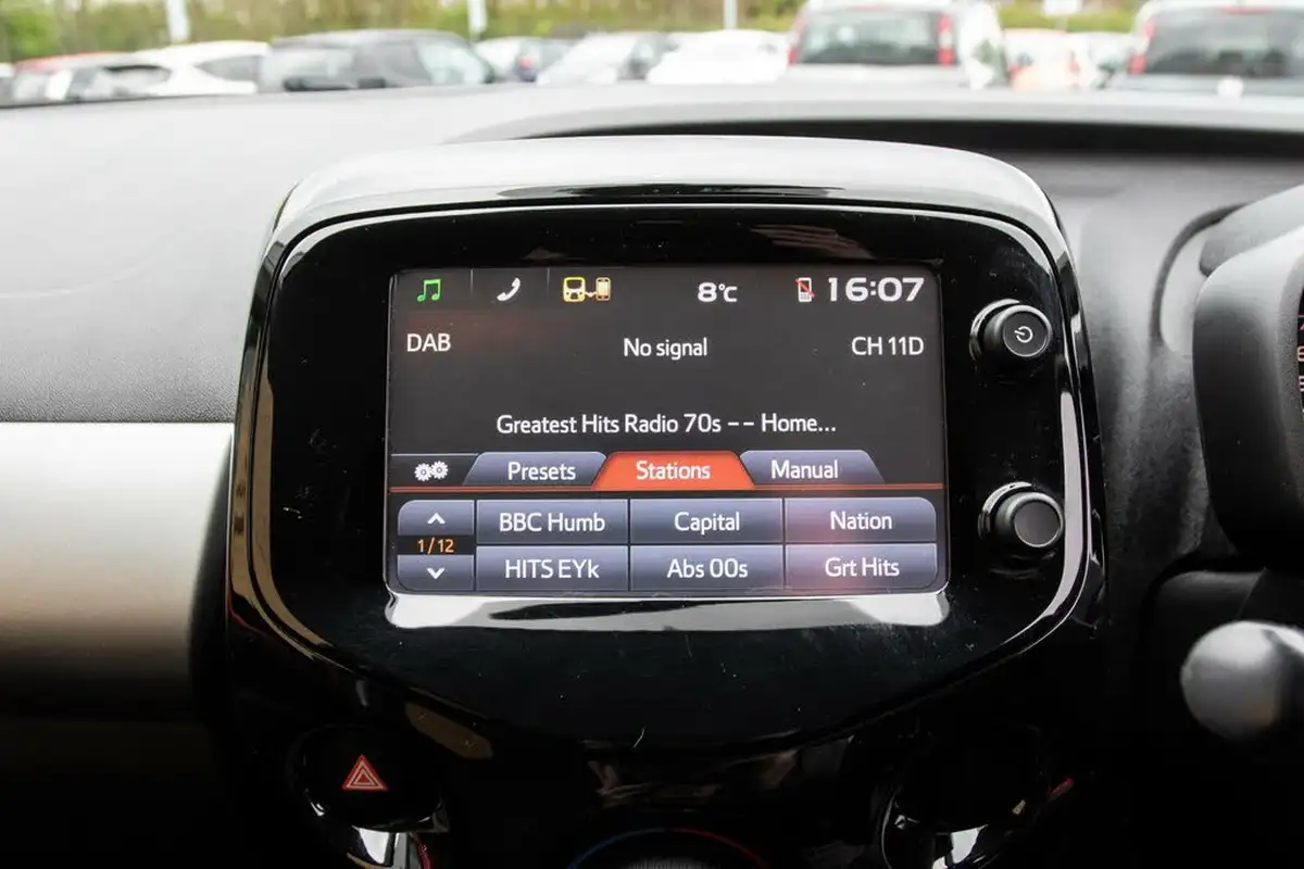 2016-citroen-c1-10-vti-flair-5d-etg-big-21