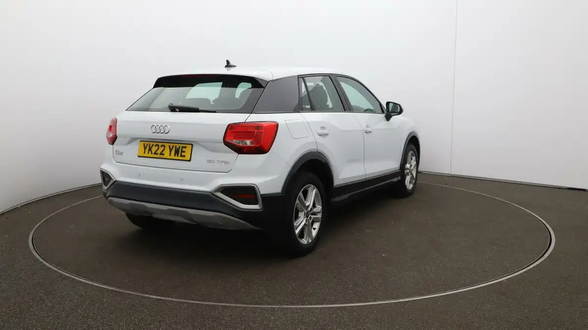 2022-audi-q2-10-30-tfsi-sport-big-46