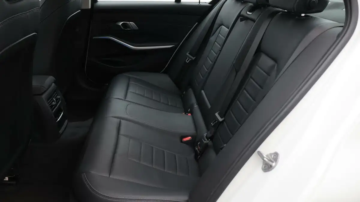2022-bmw-3-series-20-330e-sport-pro-saloon-4d-big-16