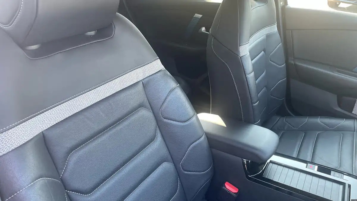 2021-citroen-c4-e-shine-plus-big-40