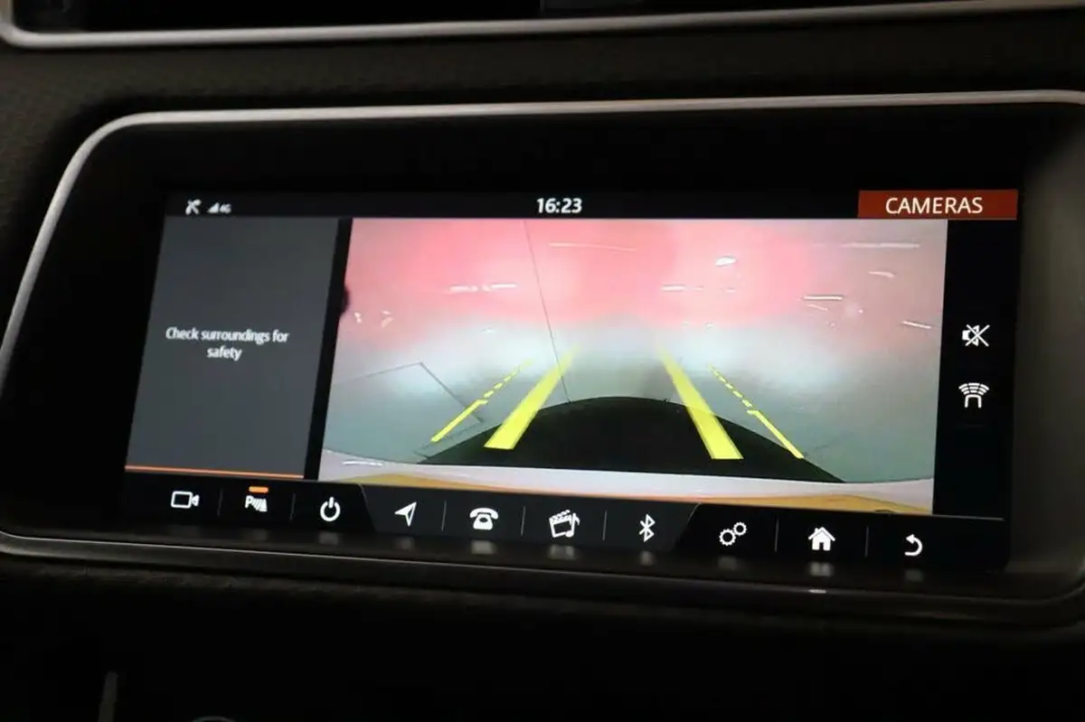 2020-land-rover-range-rover-evoque-20-d150-s-big-2