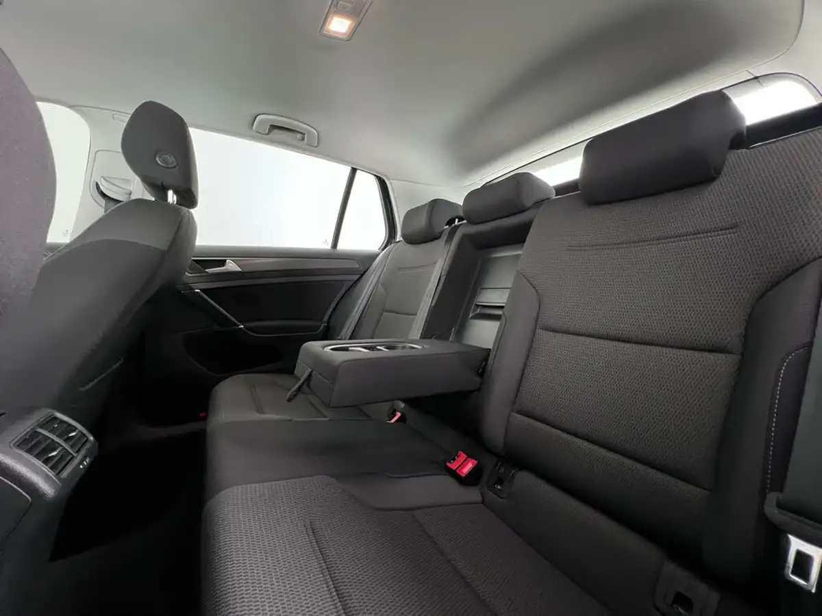 2018-volkswagen-golf-15-tsi-se-nav-130ps-ss-hatchback-5d-dsg-big-13