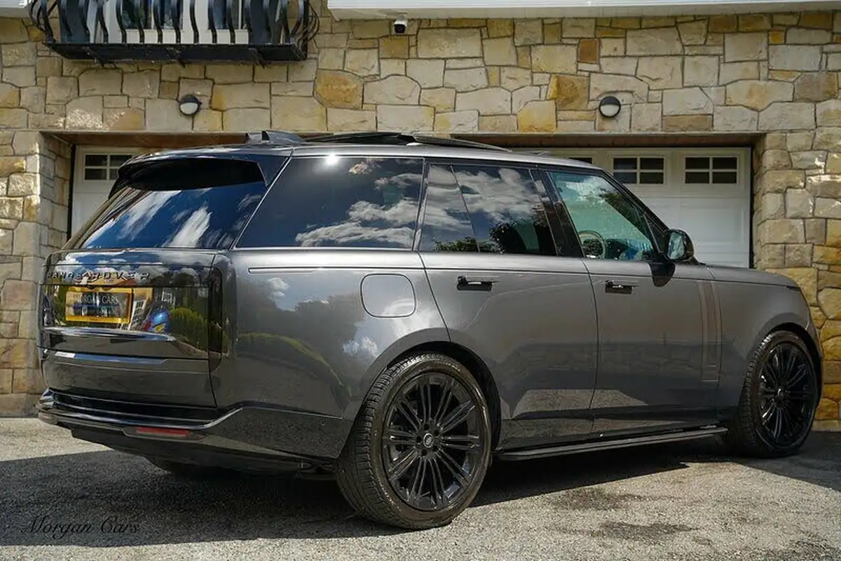 2023-land-rover-range-rover-30-d350-hse-big-16