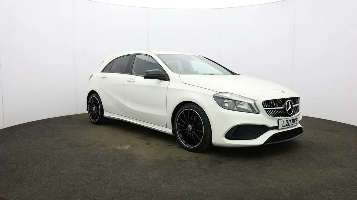 2017-mercedes-benz-a-class-16-a200-amg-line-ss-7g-dct-big-38