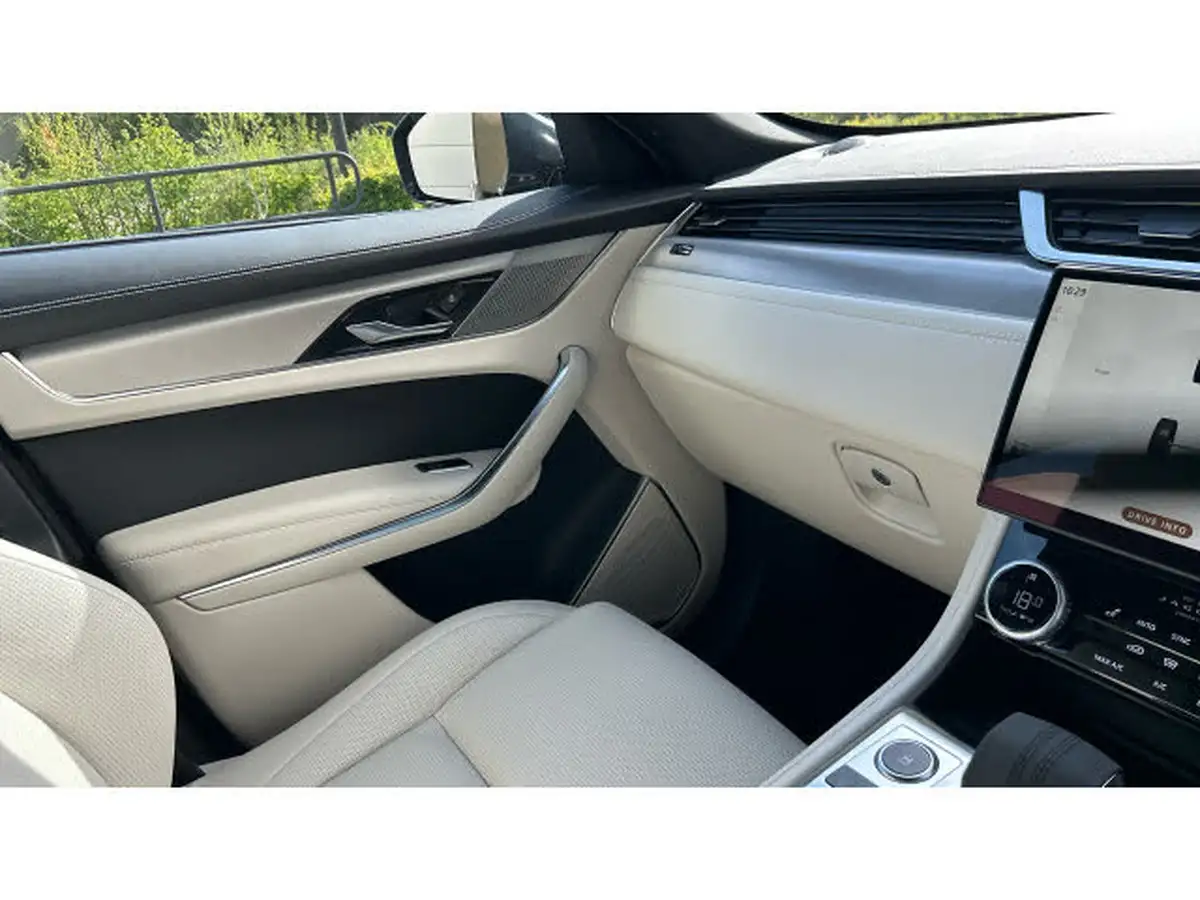 2023-jaguar-f-pace-20-d200-r-dynamic-s-big-61