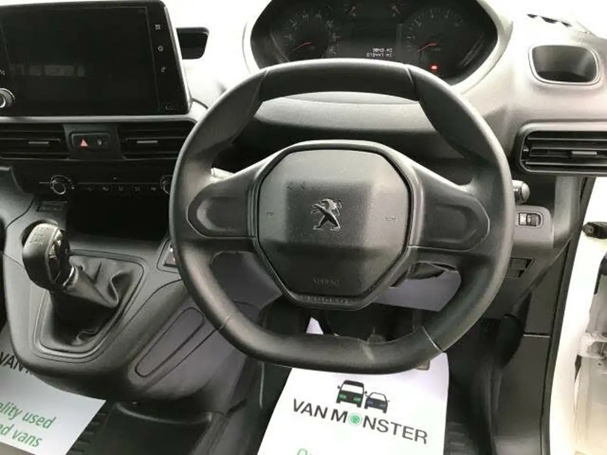 2021-peugeot-partner-15-bluehdi-1000-professional-100ps-eu6dt-panel-big-18