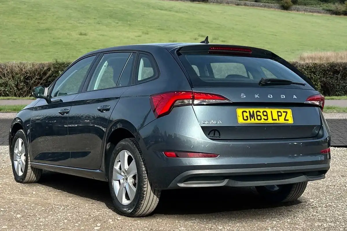 2020-skoda-scala-10-tsi-se-115ps-big-2