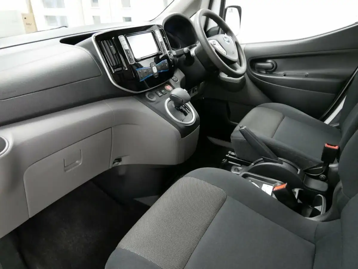 2021-nissan-env200-e-acenta-panel-van-auto-big-25