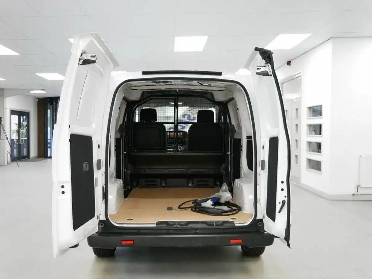 2021-nissan-env200-e-acenta-panel-van-auto-big-3