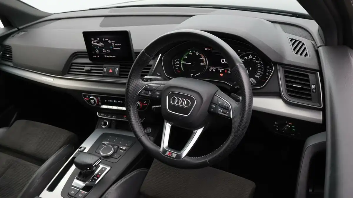 2020-audi-q5-20-50-tfsi-e-s-line-big-9