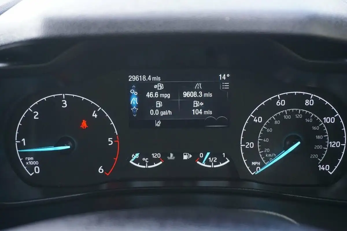 2021-ford-grand-tourneo-connect-15-titanium-big-18