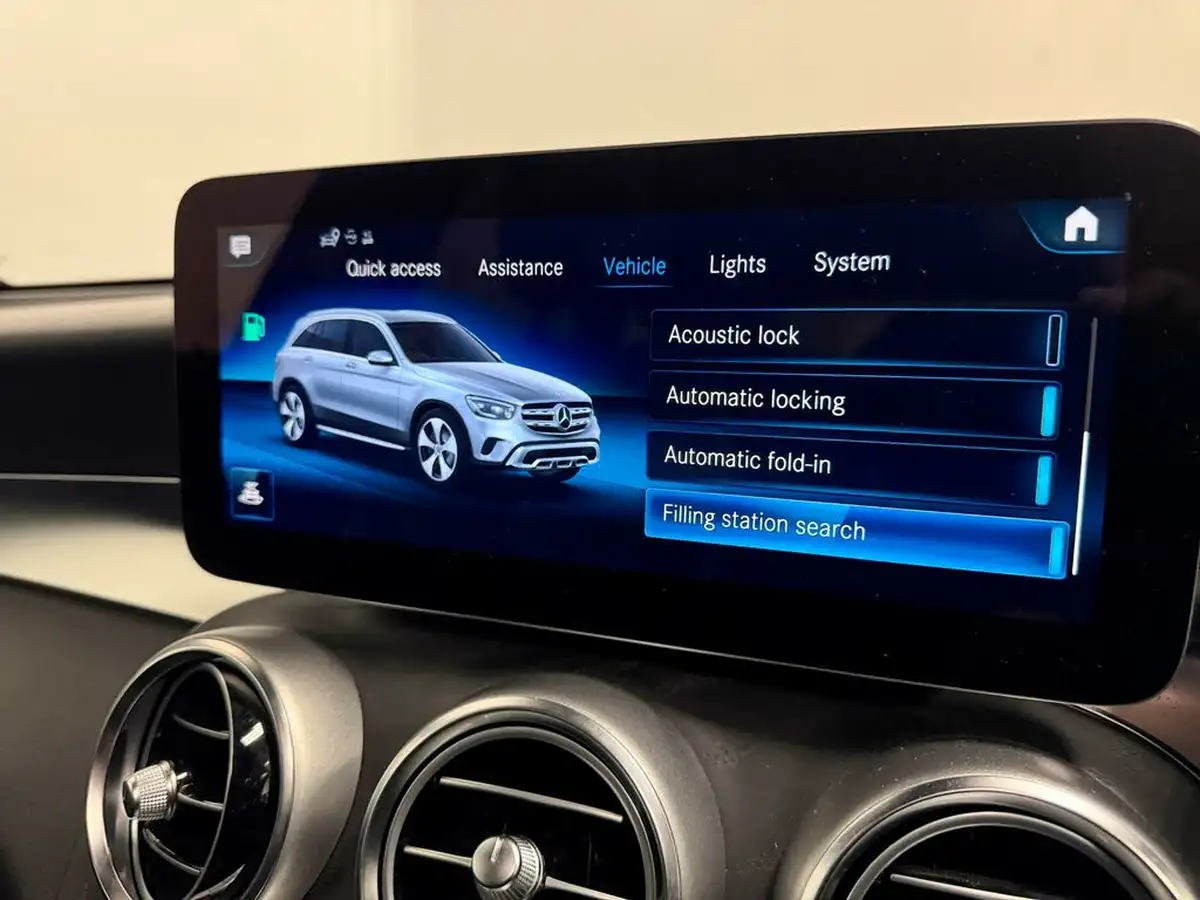 2020-mercedes-benz-glc-class-20d-glc300d-amg-line-premium-plus-station-wagon-5d-big-46