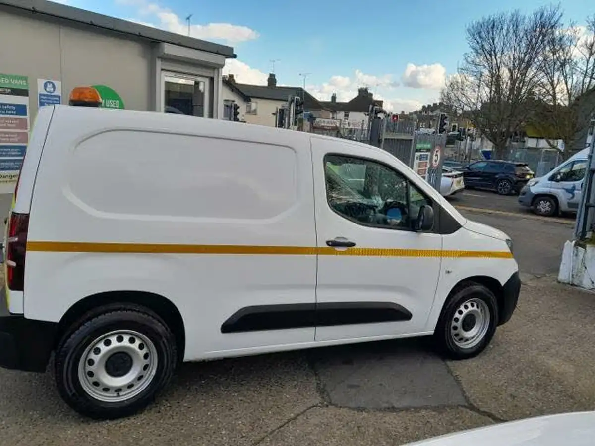 2021-peugeot-partner-15-bluehdi-1000-grip-100ps-eu6dt-big-8