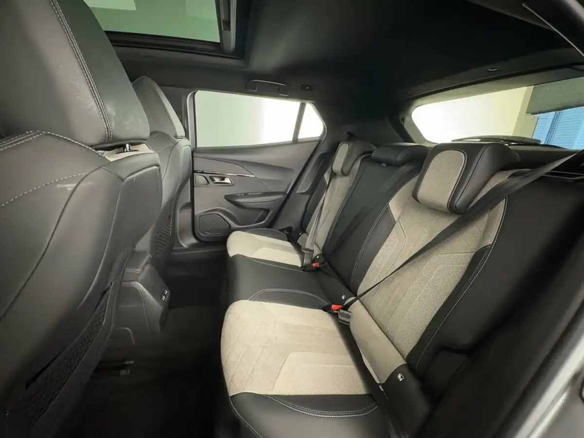 2021-peugeot-2008-suv-e-gt-big-15
