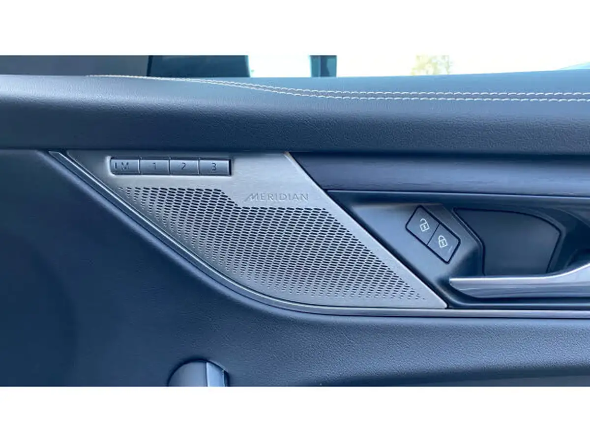 2024-jaguar-f-pace-20-d200-r-dynamic-hse-black-big-29