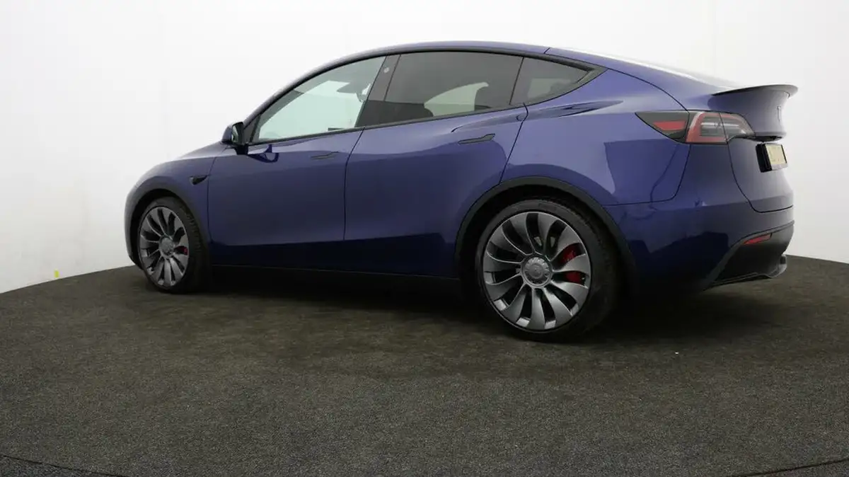 2022-tesla-model-y-e-performance-big-68