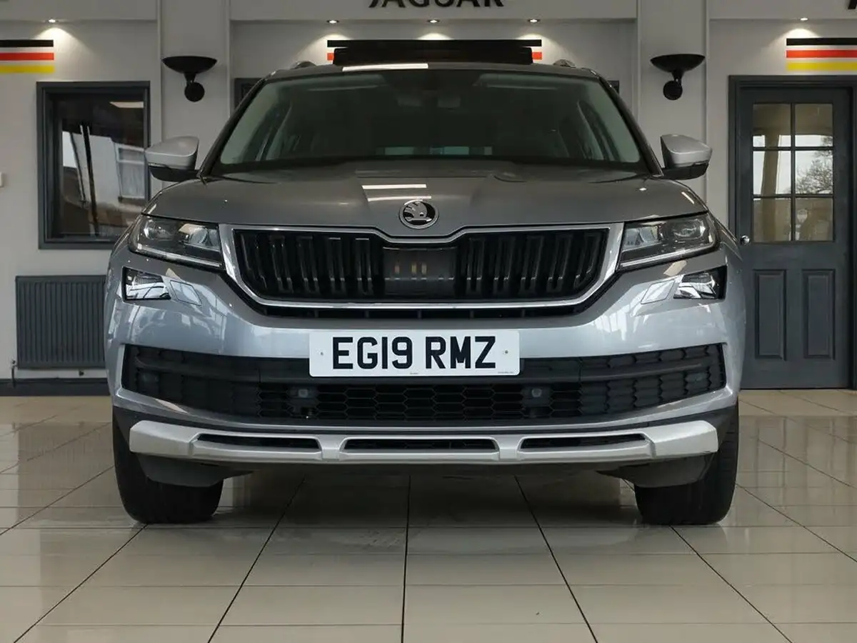 2019-skoda-kodiaq-20tdi-scout-190ps-seats-scr-dsg-big-4