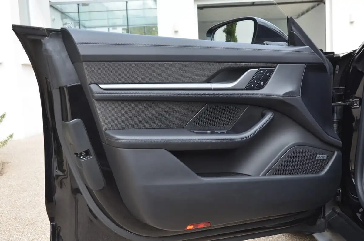 2021-porsche-taycan-e-turbo-s-performance-battery-plus-big-43