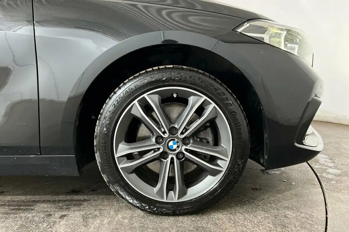 2020-bmw-1-series-15td-116d-sport-big-10