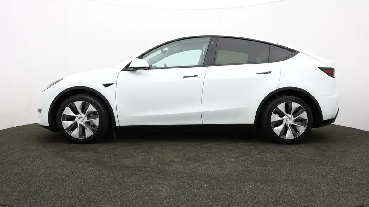 2023-tesla-model-y-e-rwd-big-3