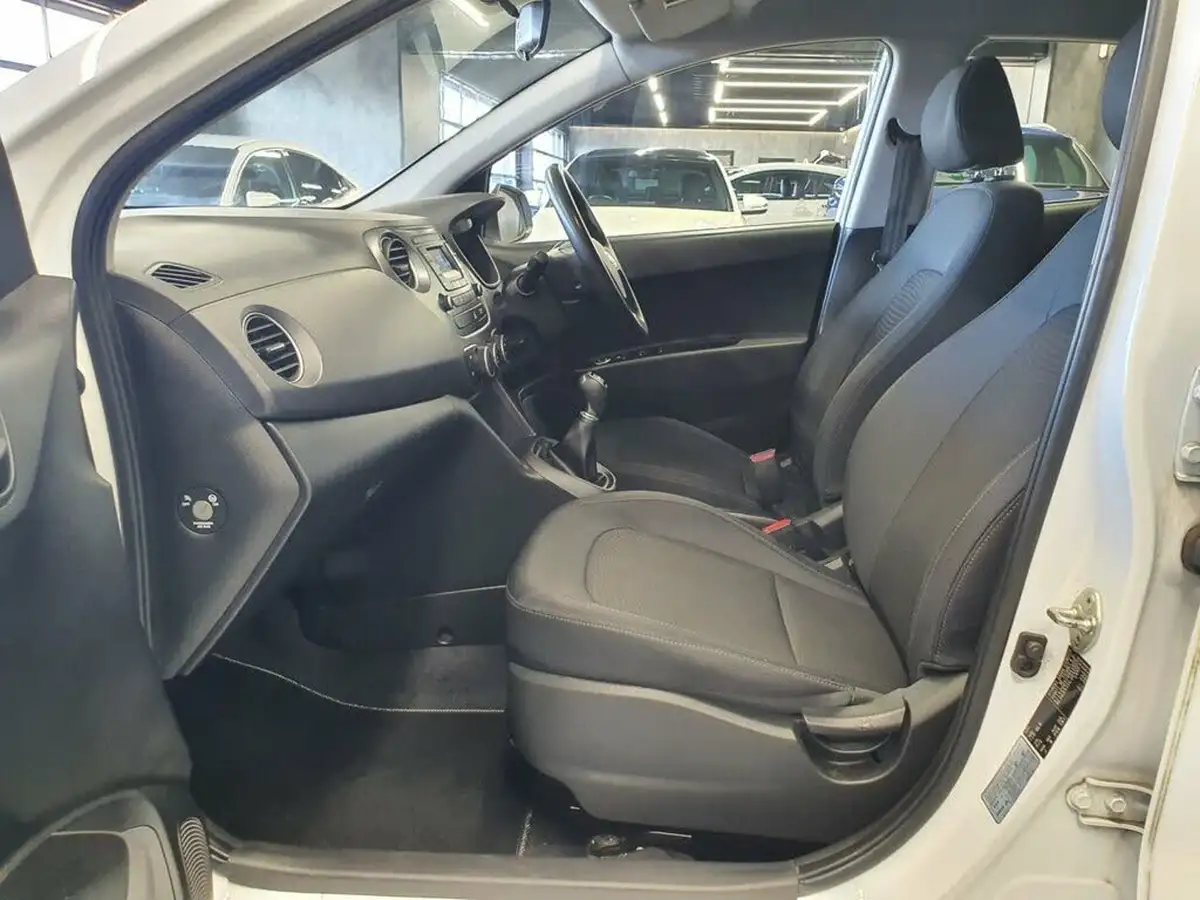 2018-hyundai-i10-12-se-big-32