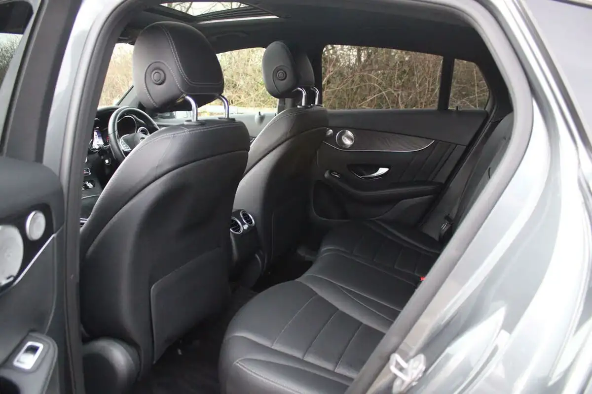 2018-mercedes-benz-glc-class-20-glc250-amg-line-premium-plusss-coupe-4d-big-22