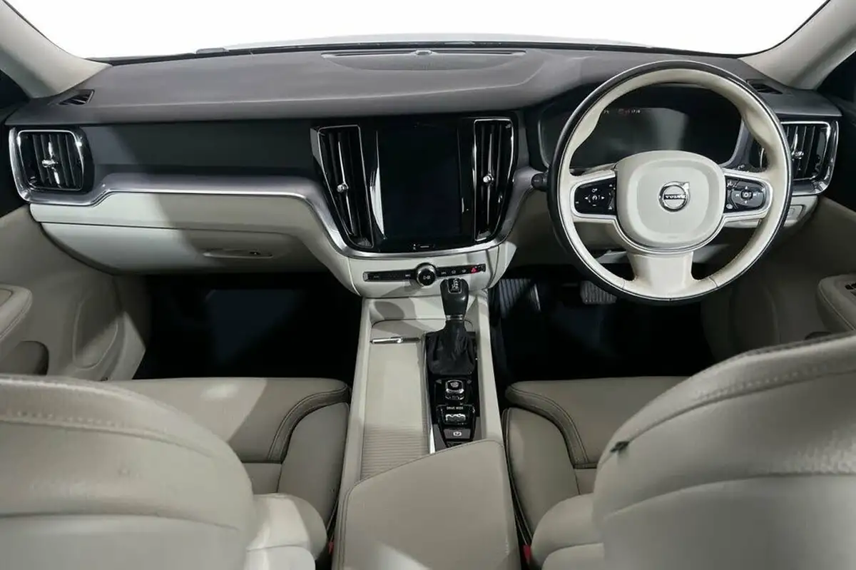 2019-volvo-v60-20-t5-cross-country-plus-big-9